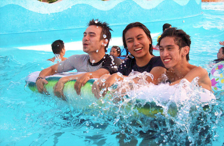 Moonbay Water park Subic Wave Pool 2